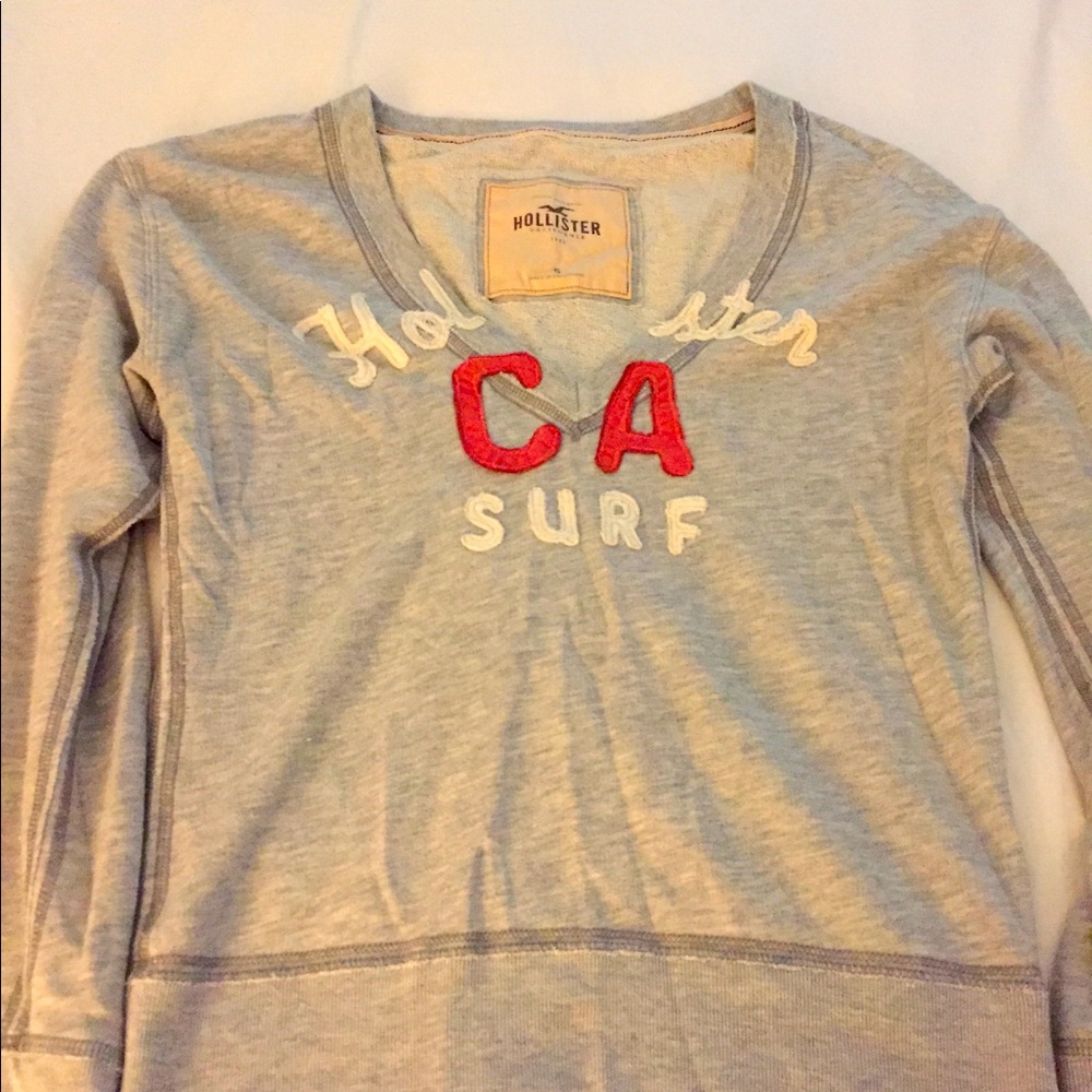 Hollister pull over sweater